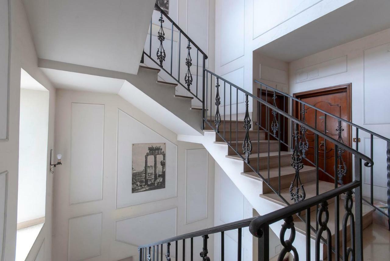 Via Del Corso Apartment Rome